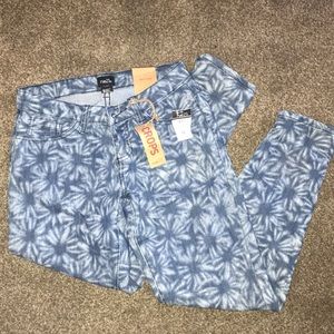 Cropped patterned jeans